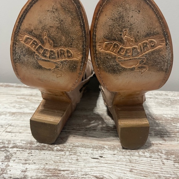 Freebird Makayla blush, size 8 - Picture 6 of 6